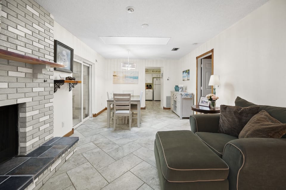 Living Room / Dining area