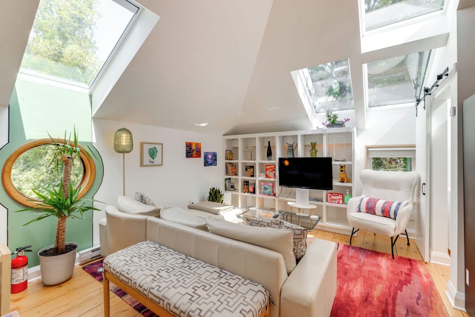 Minneapolis Vacation Rental | Studio | 1BA | 500 Sq Ft | Stairs Required