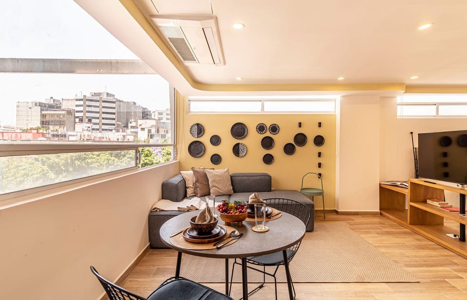 El mobiliario, la decoración y los servicios pueden variar ligeramente.
