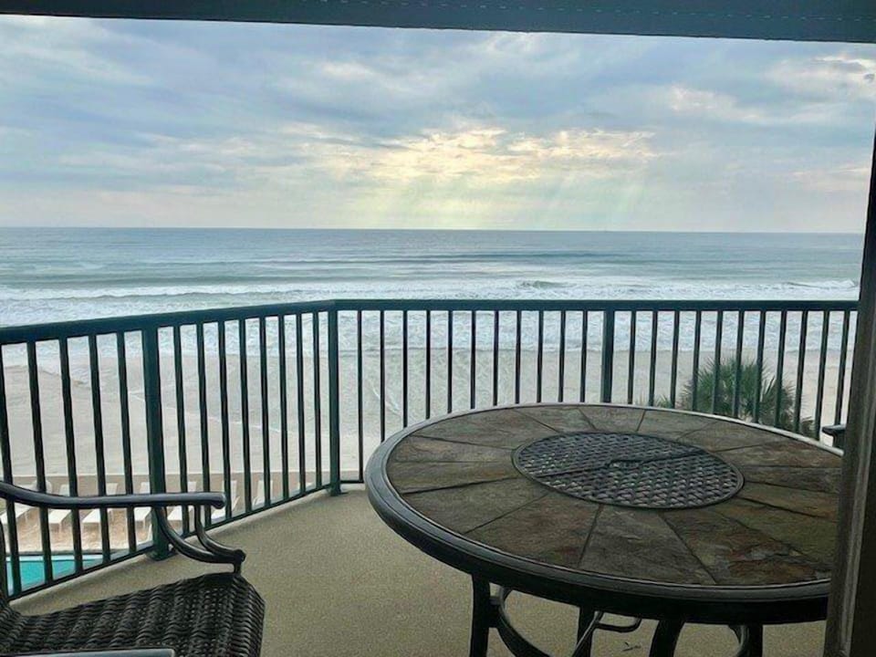 Oceanfront Balcony on Traffic Free Beach