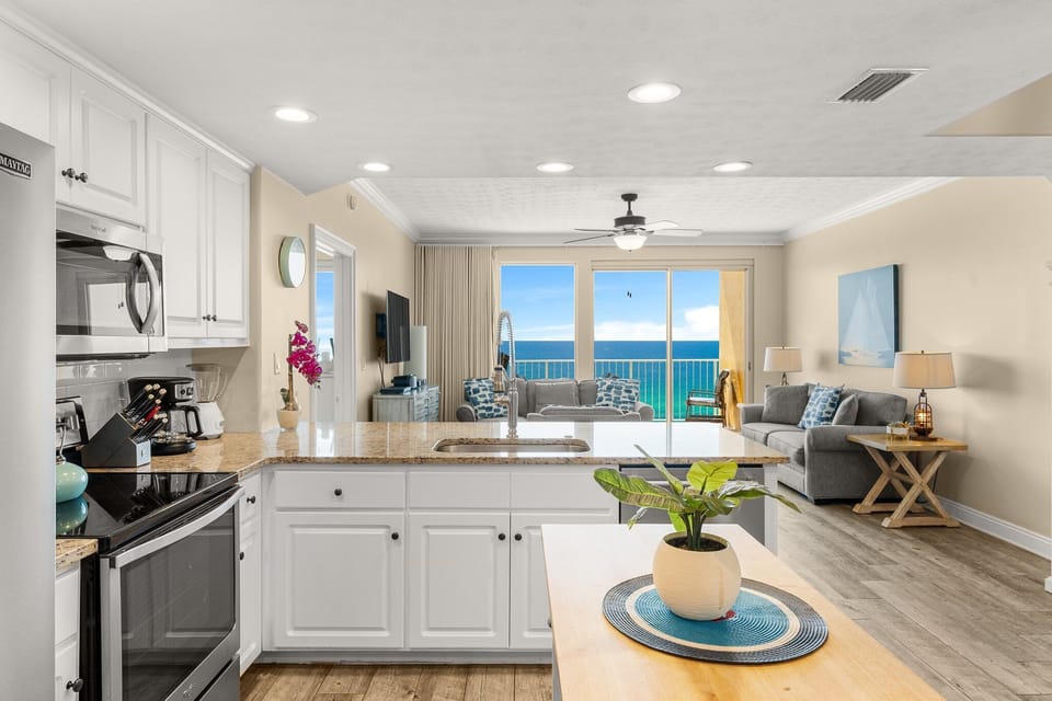 5-web-or-mls-5004-thomas-dr-1108