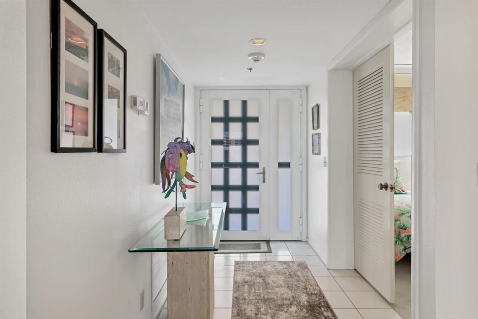 Beachplace 7 602 by FVC