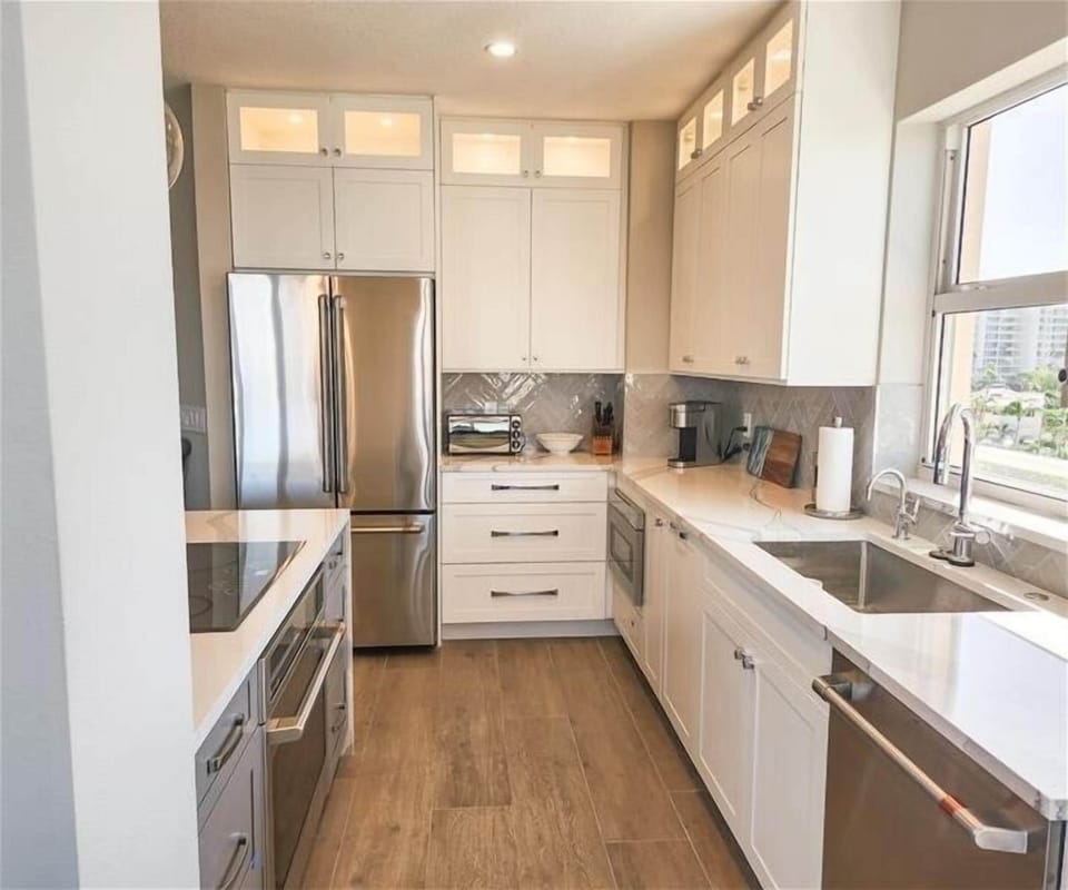 Grand Bay 642 kitchen