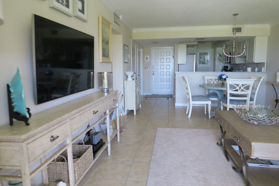 Seaplace G4-309 living area