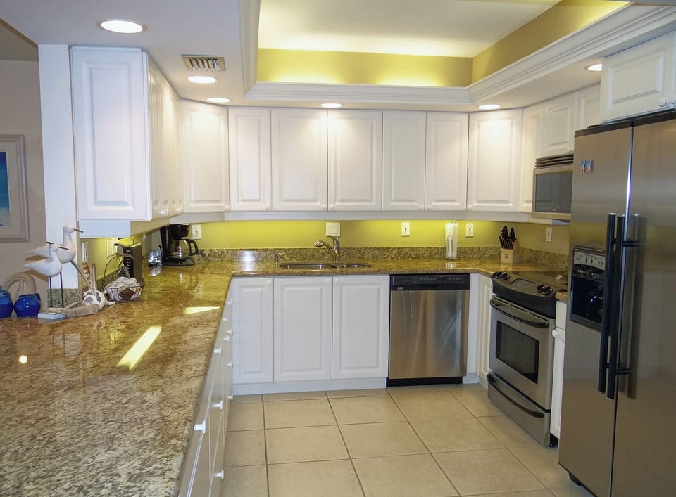 Seaplace M1-105 kitchen