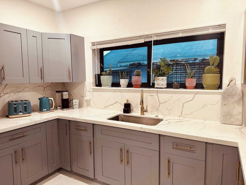 Equipped kitchen with all the necessities. 