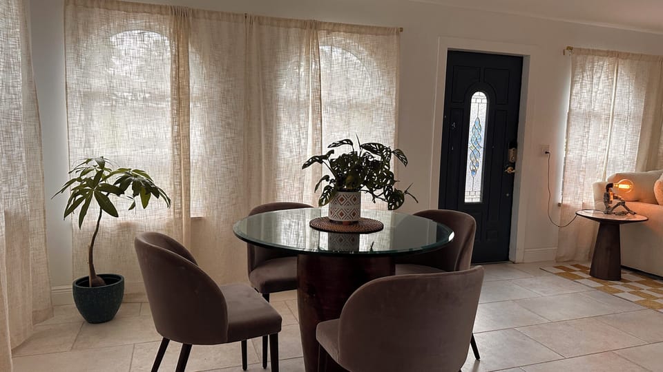 Cozy Dinning Room