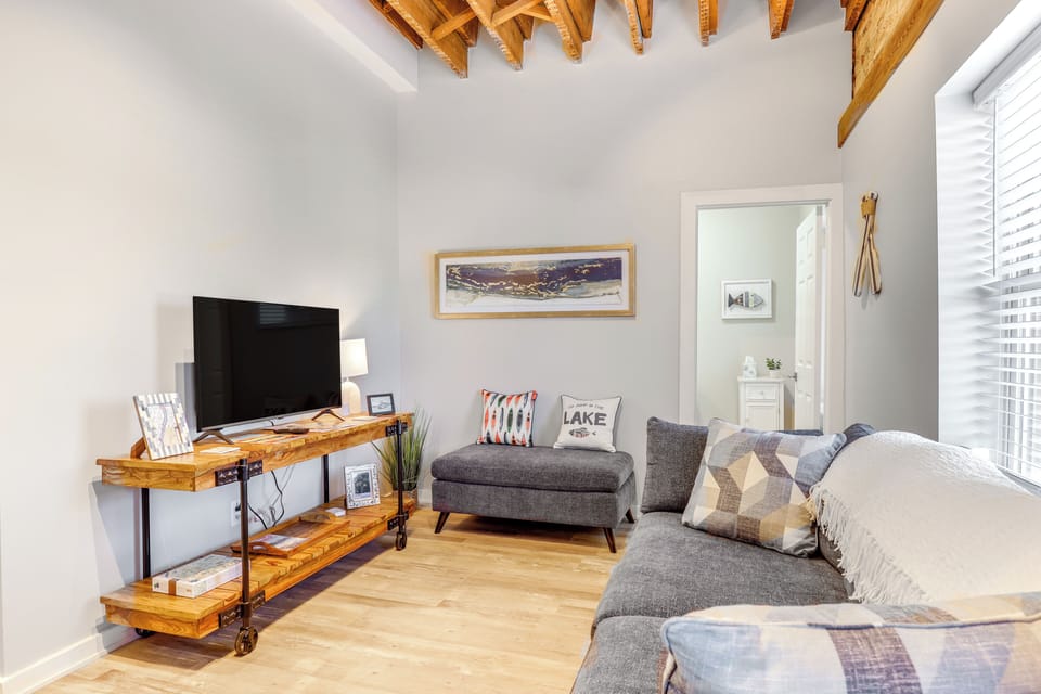 Canandaigua Vacation Rental | 2BR | 1BA | 1,000 Sq Ft | Stairs Required