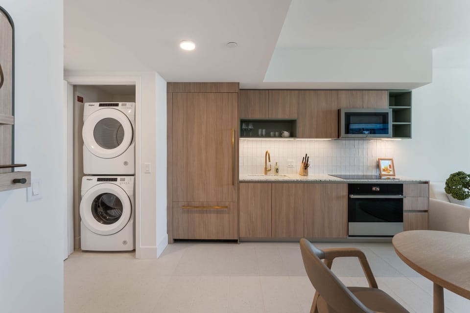 In-unit washer/dryer!