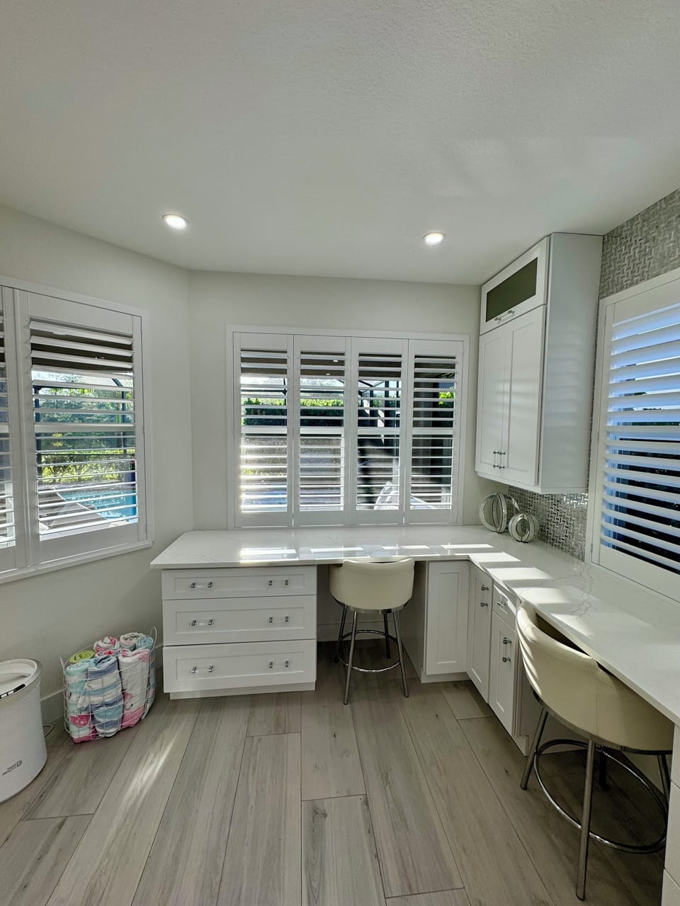 Window seating nooks with a view- great for office/school work and lunch breaks