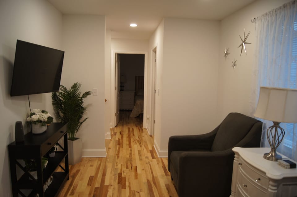 Lounge Area Upper Level