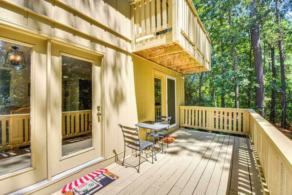 Lower Balcony | Outdoor Dining