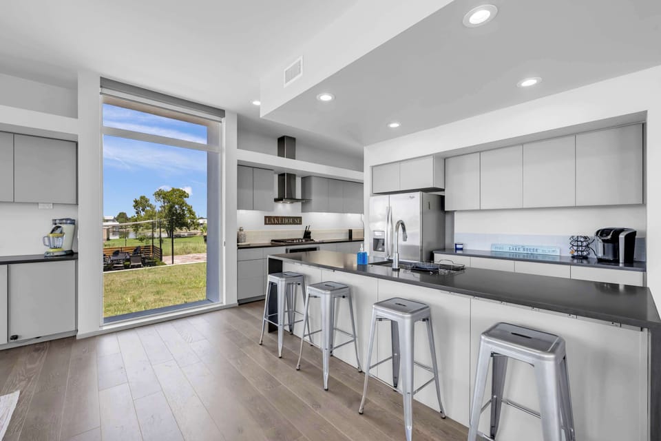 Additional seating at the kitchen island