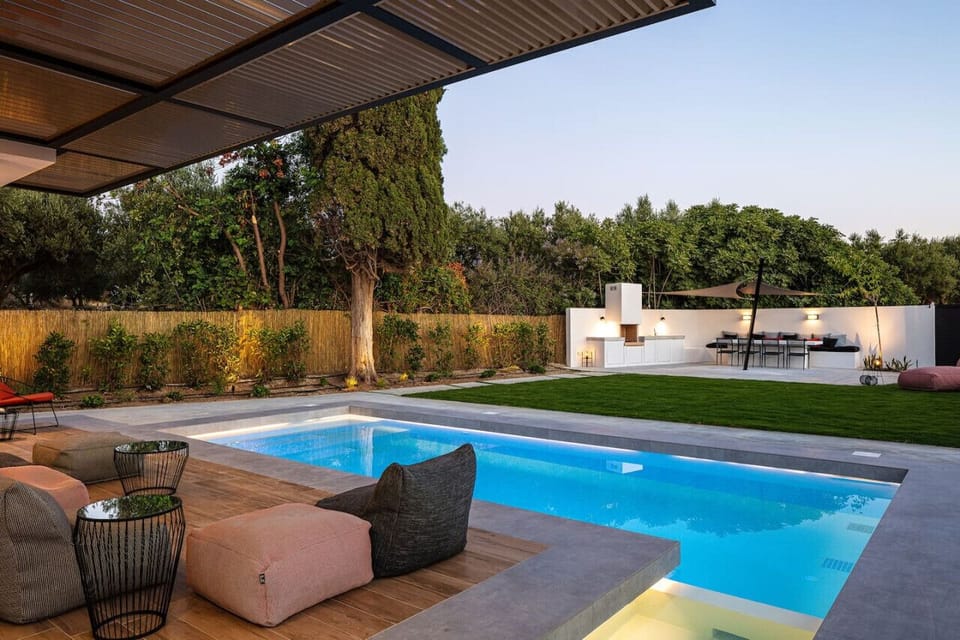 Areas are well lit to enjoy an intimate evening