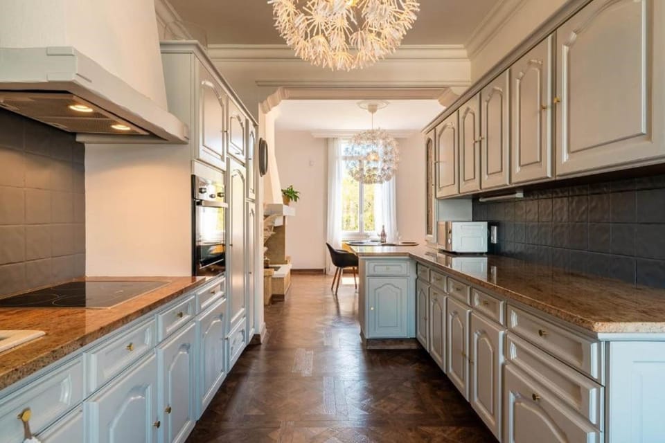 coeur-cristal-cuisine-equipee-maison-de-maitre-vacances-famille-magalas-herault.jpg