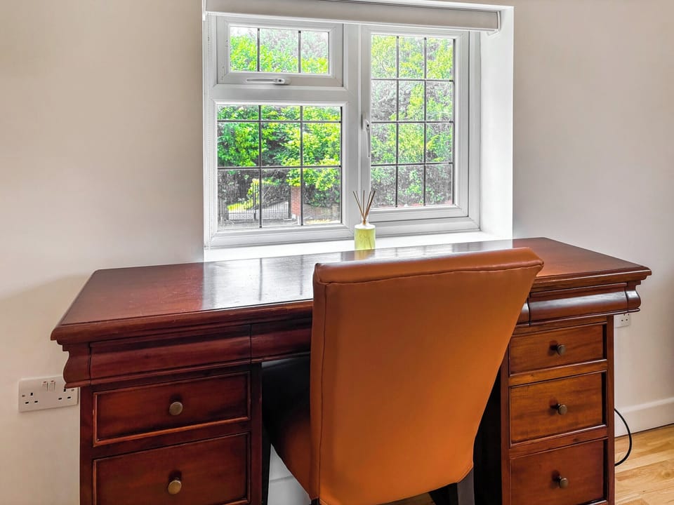 Double bedroom | The Gables - Five Gables, Merstham