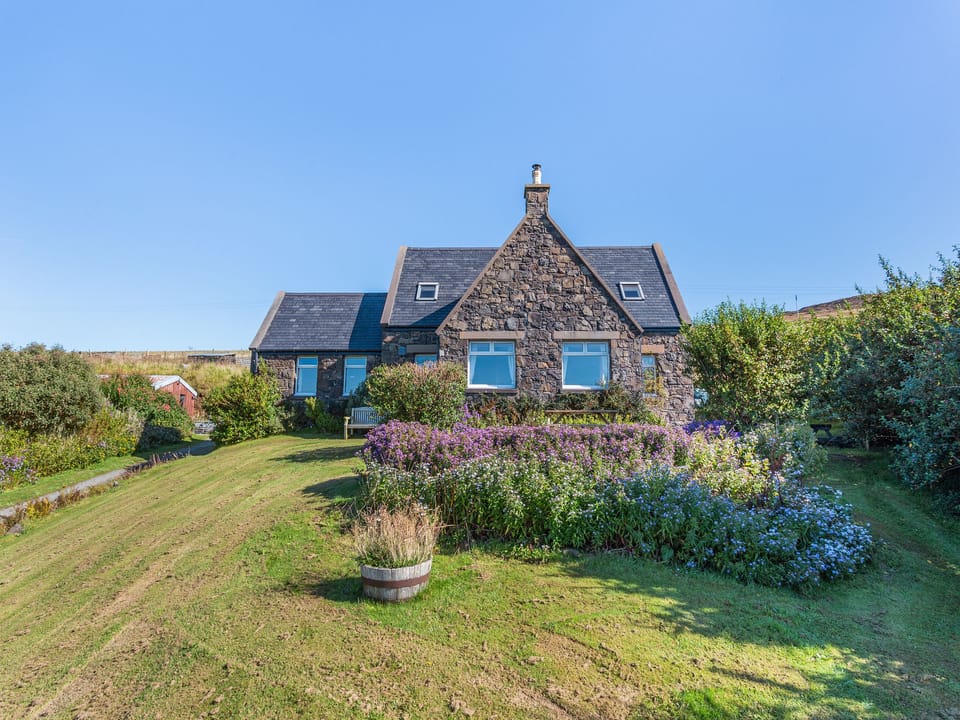Sitting-out-area | La Bergerie., Waternish, Isle of Skye