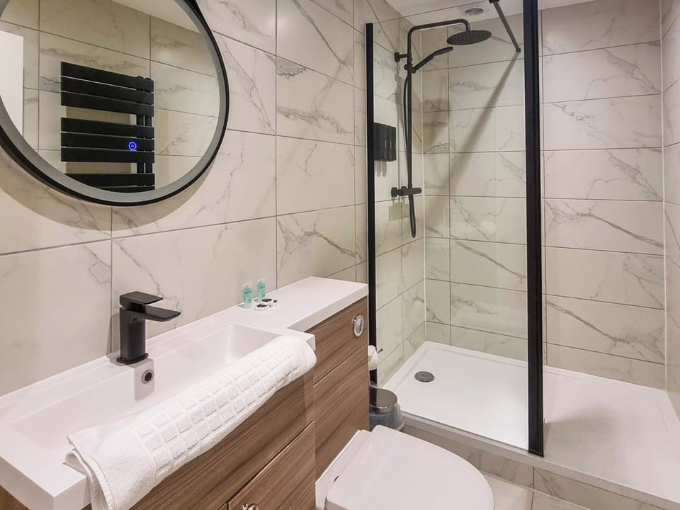 Bathroom | Belgrave holidays - No 1B - Belgrave House, Aberystwyth