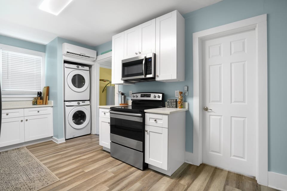 Kitchen/Laundry