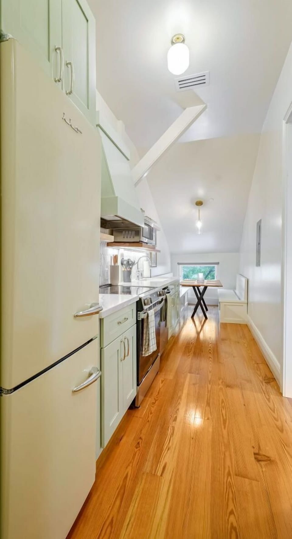 Craft simple meals in a spirited kitchen built for city adventurers.