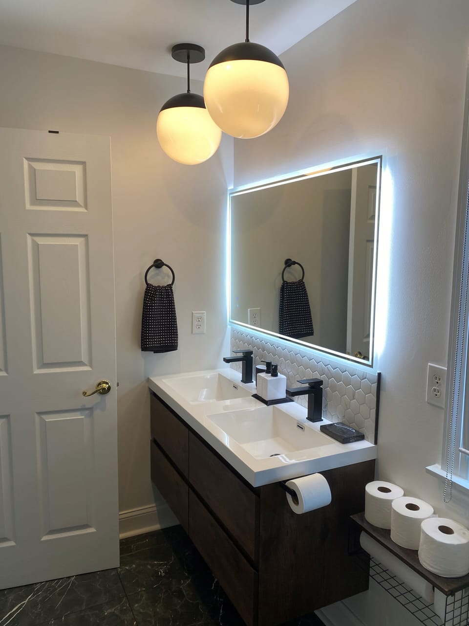 Upstairs heated bathroom
