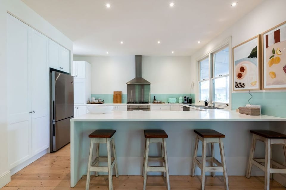 Breakfast bar