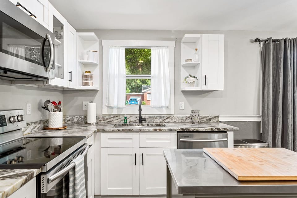 Discover local eateries and enjoy a fully-equipped kitchen for home-cooked meals.