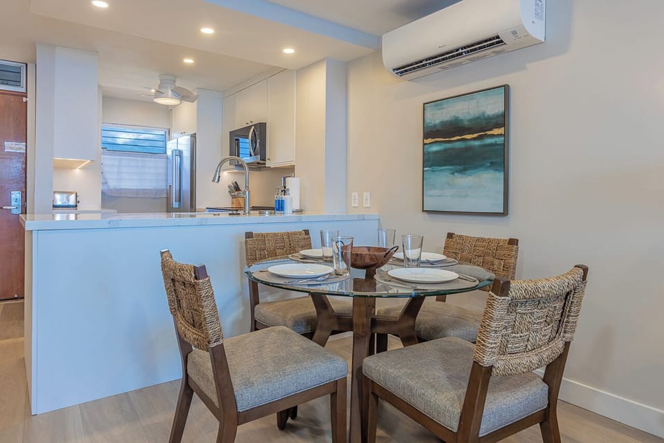 Spacious table ideal for family or group dining