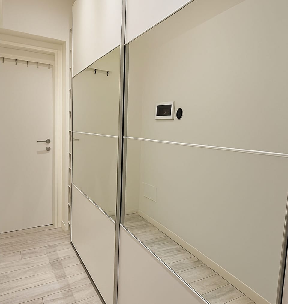 Walk-in Closet (Safe Box Included)
