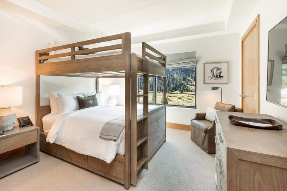 Unit with comfortable Bunk bed