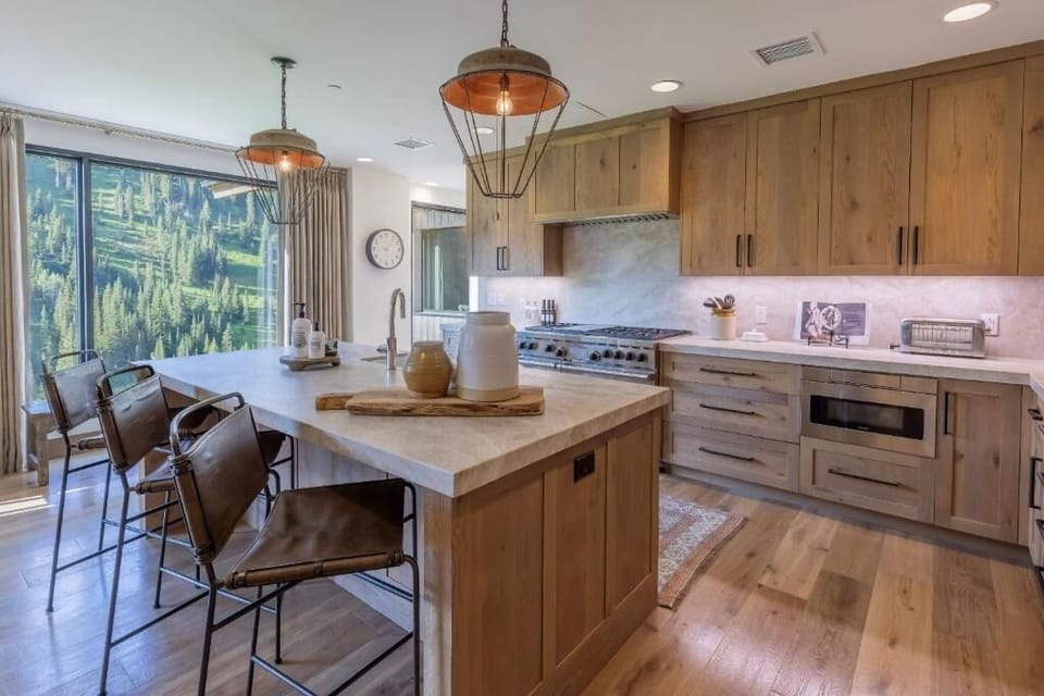 Wake up to mountain views while cooking in style.