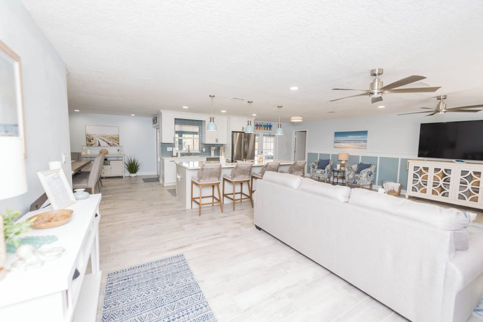 Open concept living space to fit 8 people comfortably.