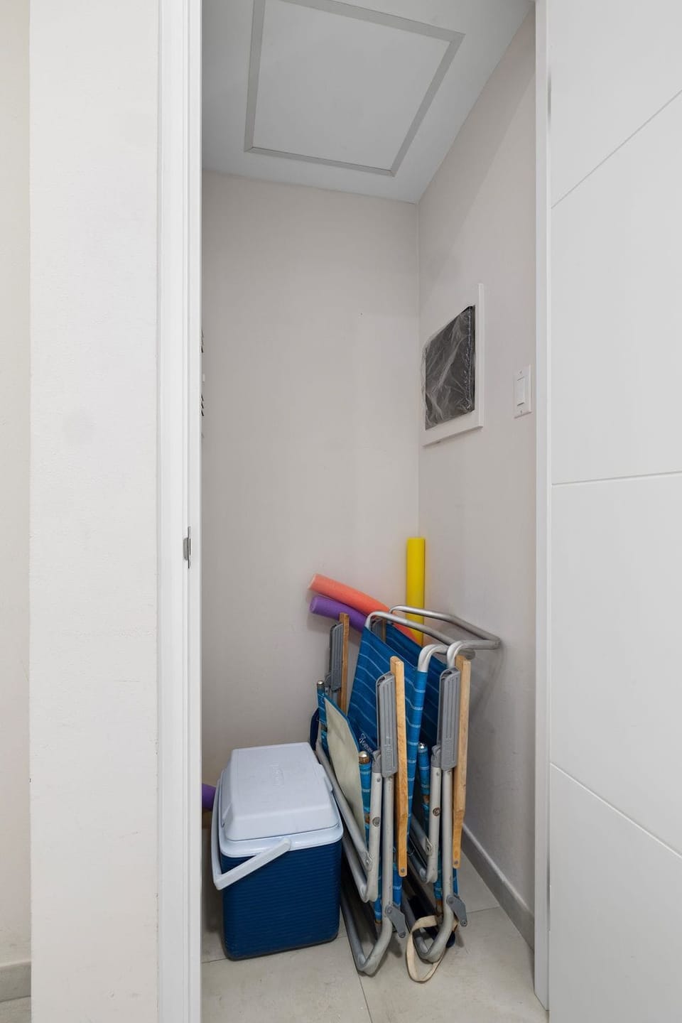 1BR Gold Coast  Pools  Tennis  Gym  Security (22834)
