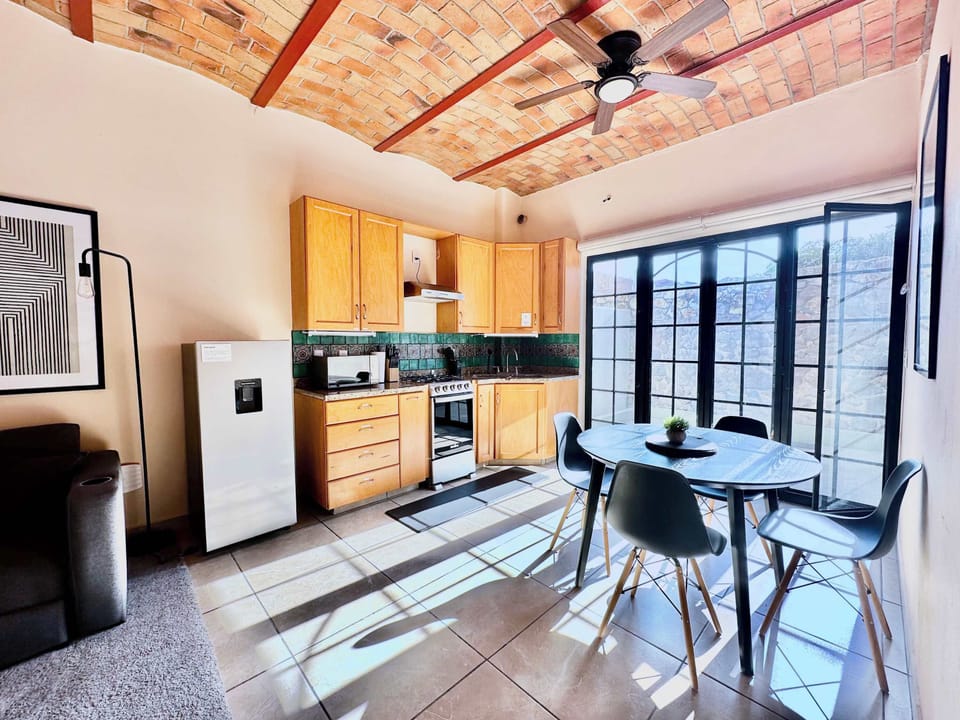 Dining area and full kitchen 