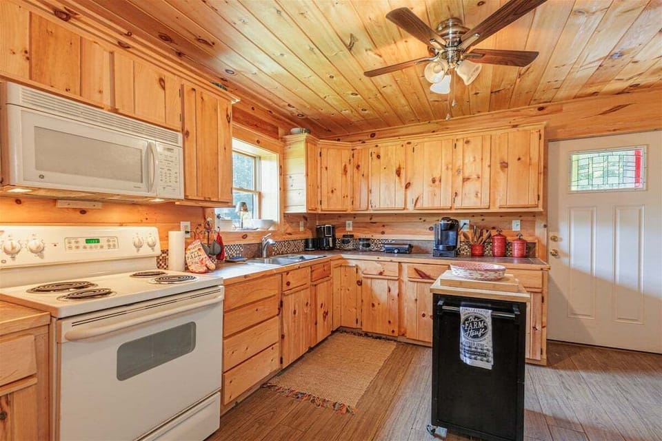 Fully equipped kitchen