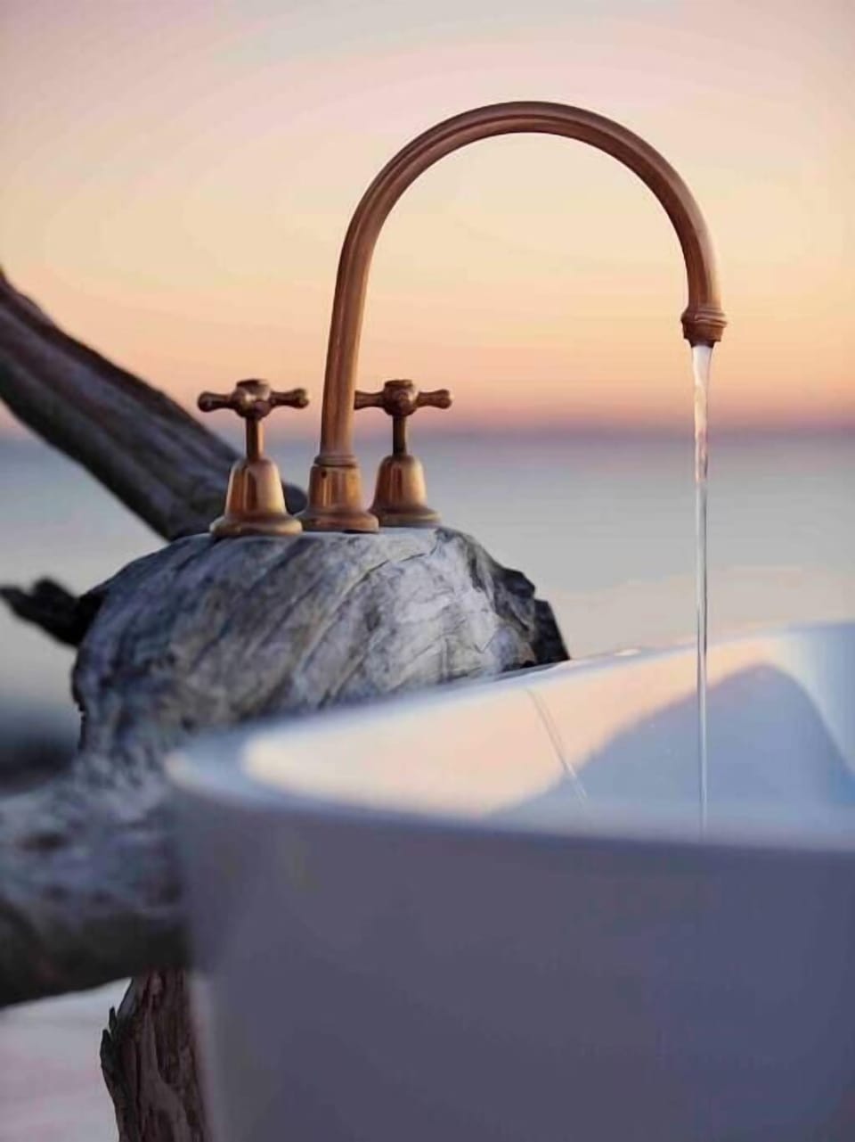 The luxury of complete privacy. All photos by @mwp_interiors. 