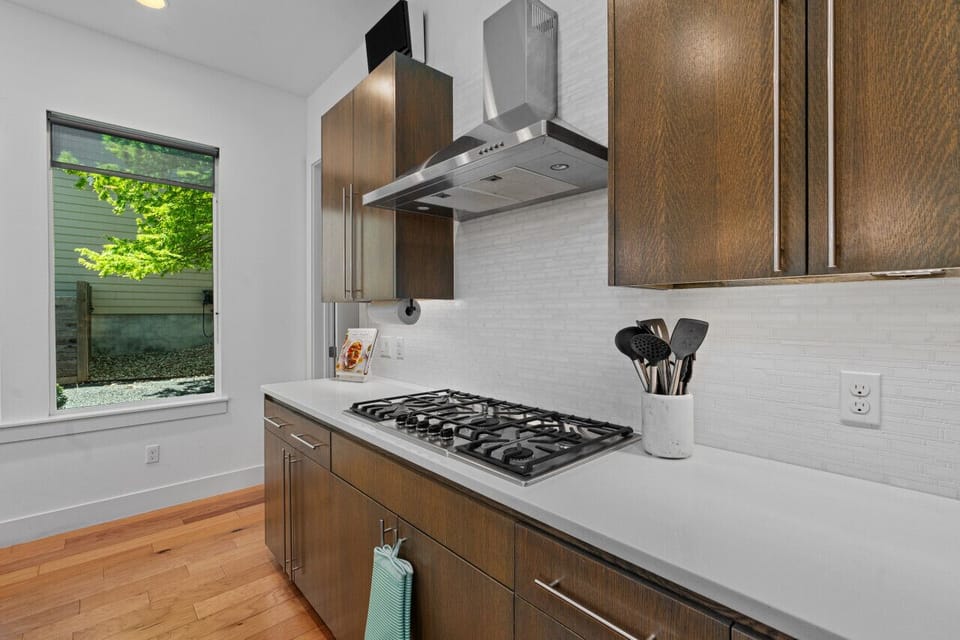 Enjoy a spacious, uncluttered counter for easy meal prep.