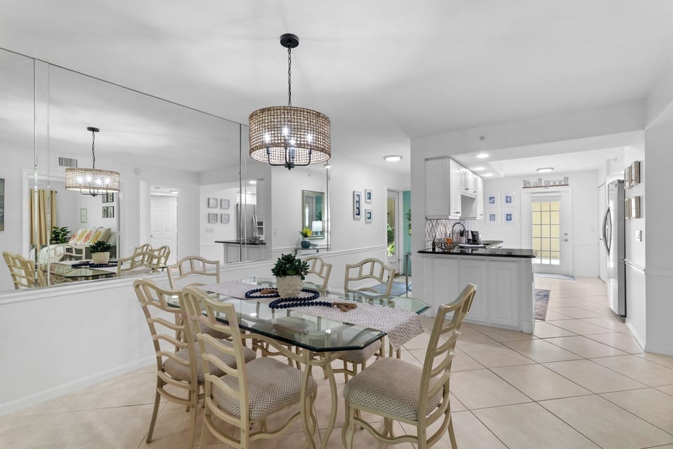 Dining area with seating for 6. 