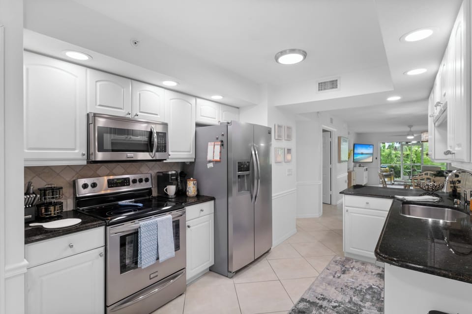 Stainless Steel Appliance & Granite Countertops 