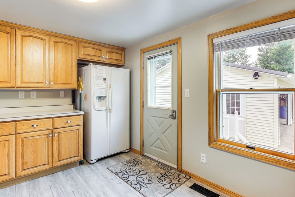 Kitchen | 1st Floor | Cooking Basics | Drip Coffee Maker | Blender | Microwave