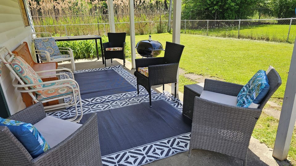 backporch with patio n grill