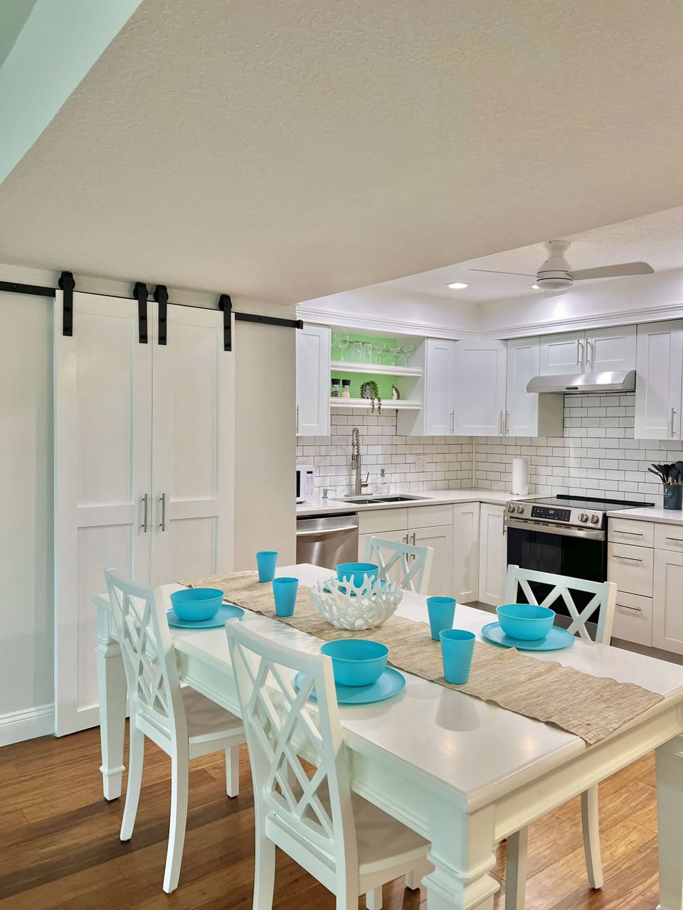 kitchen table seats 6
