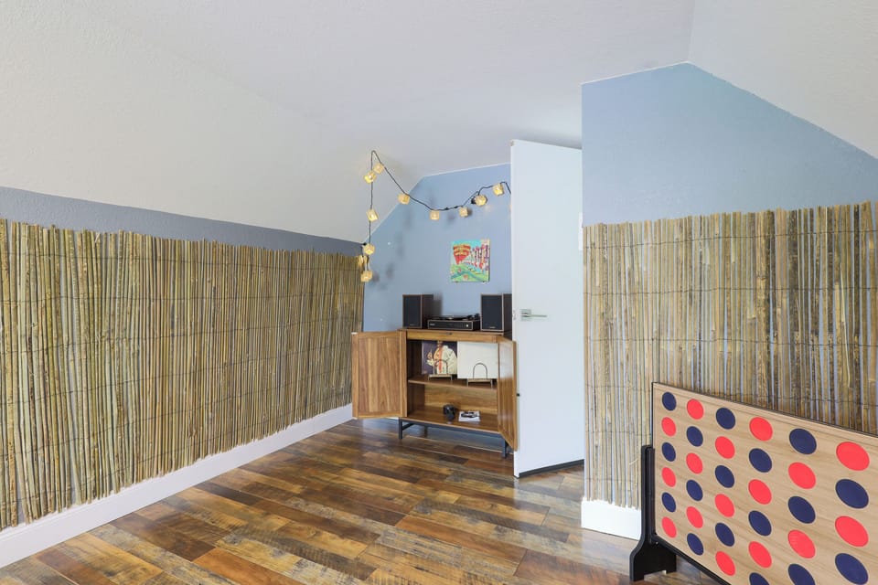 Experience the ultimate in entertainment with a turntable and speakers