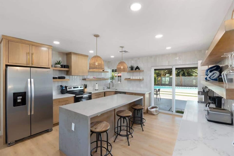 Modern kitchen with everything your chef of the group needs to whip up an enjoyable meal!  