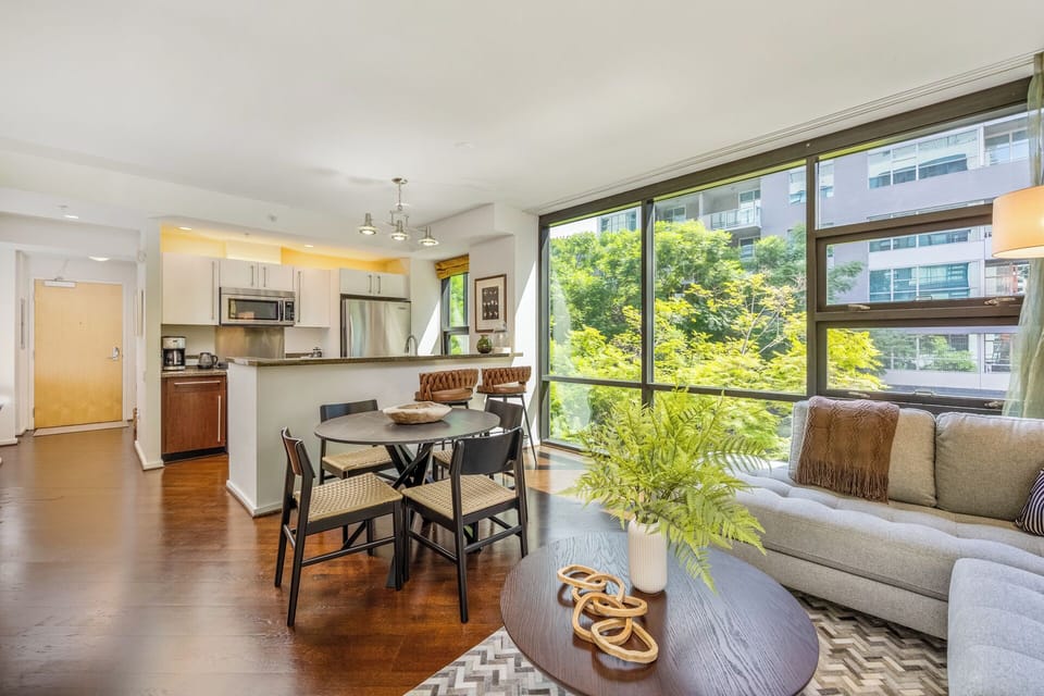 Take in the views of the windows in the south.