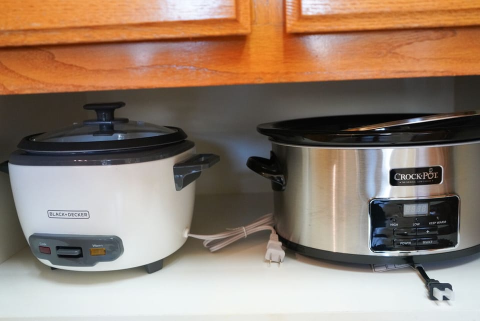**Rice cooker, crockpot**