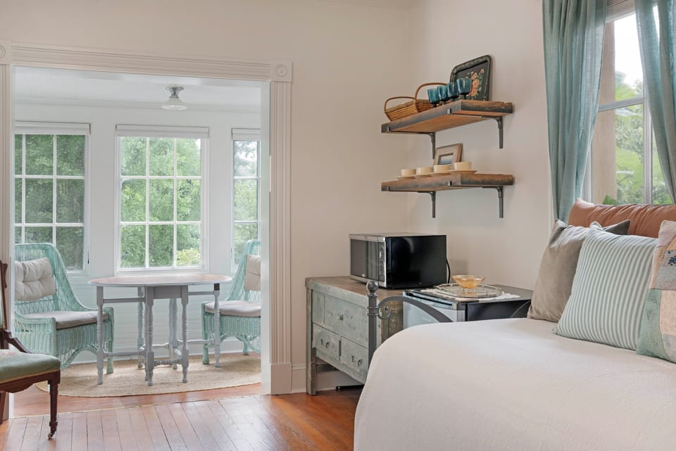 Preston sitting room with daybed