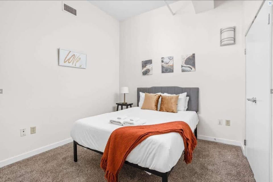 Unit 2 - Bedroom: Queen bed