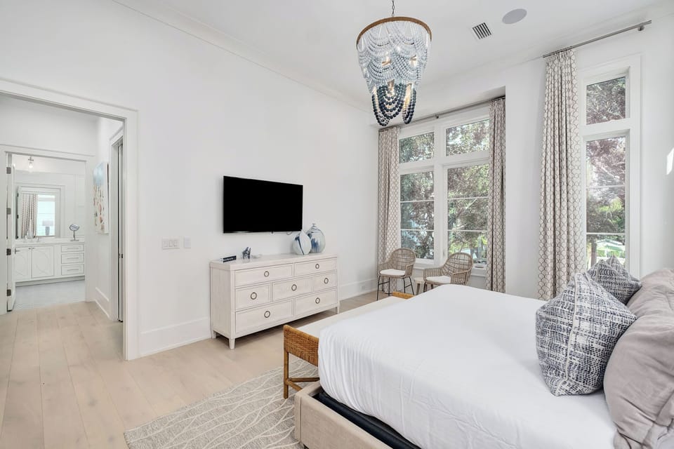 Bearfoot By The Sea (259)