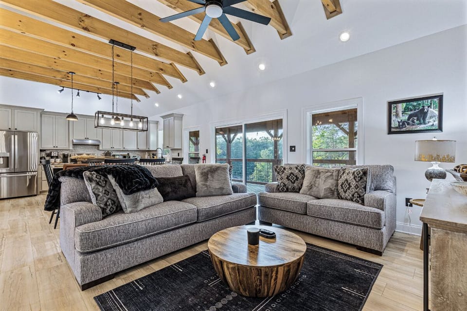 Black Bear Cove's cozy living area